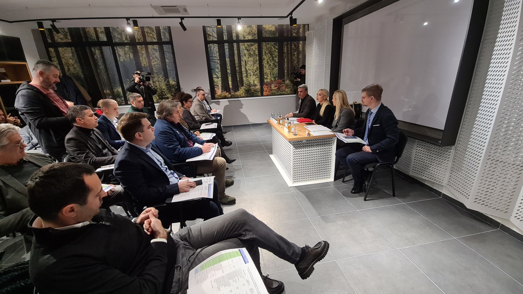 Одржана седница нове међуресорне Владине групе за развој Овчарско-кабларске клисуре